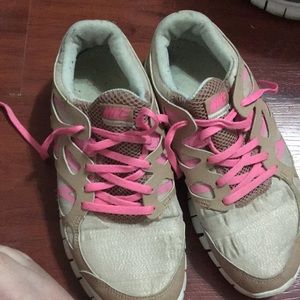 Cute glitter athletic shoes